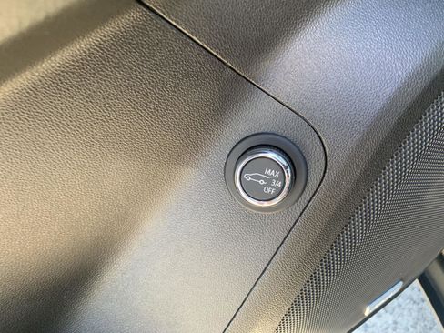 Used 2023 GMC Acadia AT4 w/ Technology Package image 14