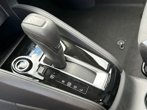 New 2025 Nissan Versa SV w/ Trunk Package FWD image 31