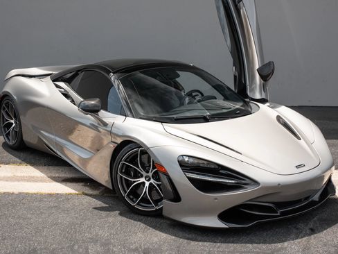 Used 2020 McLaren 720S Spider RWD image 9