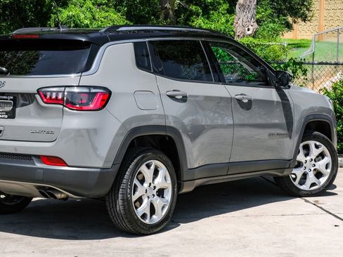 Used 2022 Jeep Compass Limited image 13