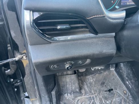 Used 2021 Chevrolet Traverse LT w/ LPO, Floor Liner Package image 8