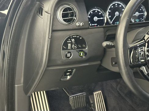 Used 2024 Rolls-Royce Cullinan AWD/4WD image 10