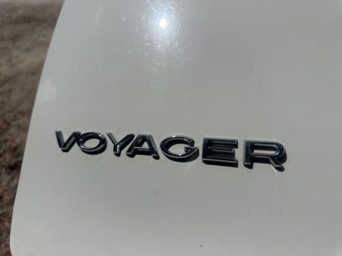 Used 2022 Chrysler Voyager LX FWD image 42