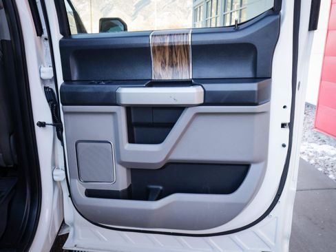 Used 2018 Ford F150 Lariat w/ Equipment Group 502A Luxury image 30