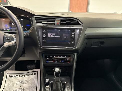 Used 2024 Volkswagen Tiguan SE image 29