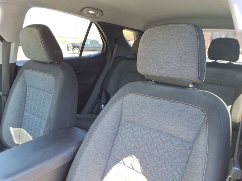 Used 2023 Chevrolet Equinox LT FWD image 23