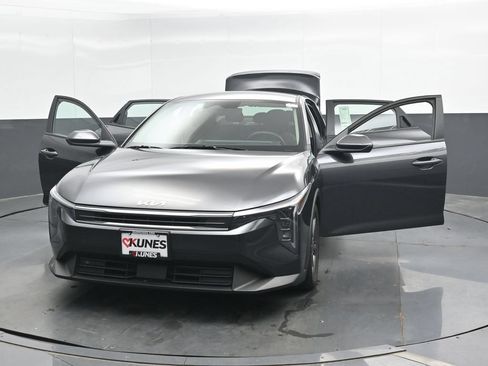 Used 2025 Kia K4 FWD image 47