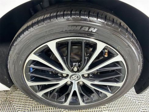 Used 2019 Toyota Camry SE image 20