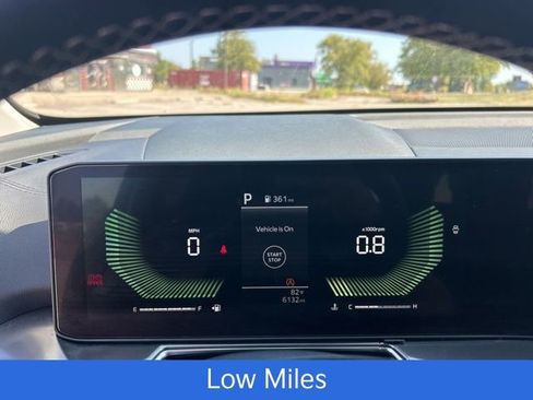 Used 2025 Kia Sorento S image 12