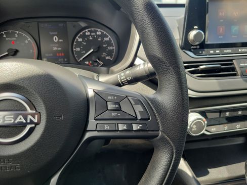 Used 2024 Nissan Altima 2.5 S FWD image 18