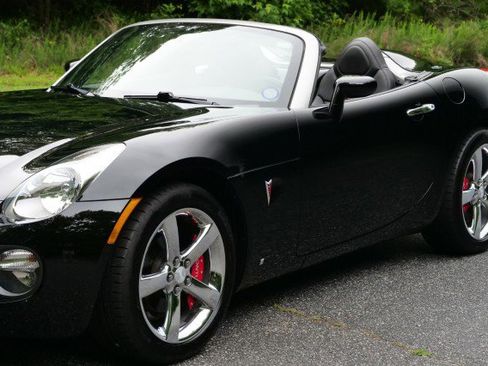 Used 2007 Pontiac Solstice GXP w/ Premium Package RWD image 32