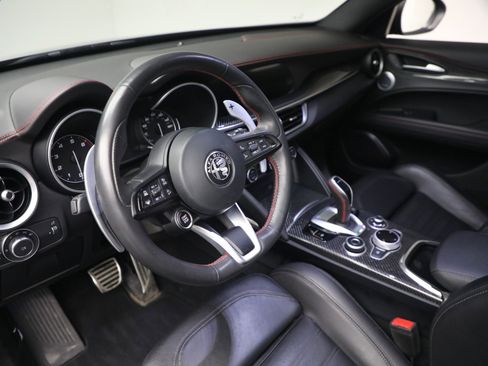 Used 2023 Alfa Romeo Stelvio Estrema AWD/4WD image 22