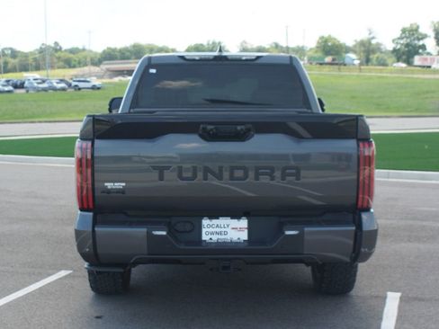 Used 2023 Toyota Tundra Platinum AWD/4WD image 3
