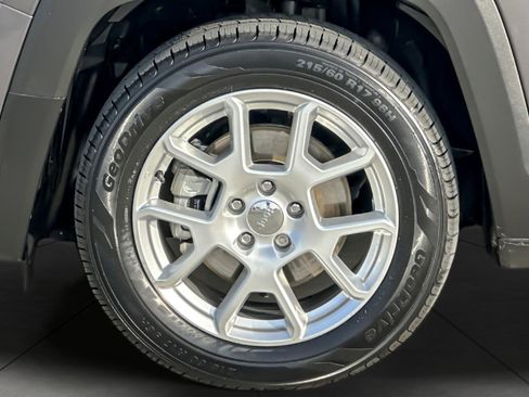 Used 2021 Jeep Renegade Latitude w/ Sun & Sound Group image 25