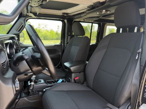 Used 2022 Jeep Wrangler Unlimited Sport AWD/4WD image 15