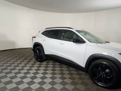 New 2026 Chevrolet Trax ACTIV w/ Sunroof Package image 3