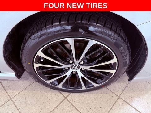 Used 2019 Toyota Camry SE image 4