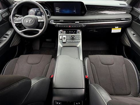 Certified 2025 Hyundai Palisade Calligraphy image 7
