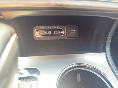 Used 2021 Jeep Grand Cherokee Laredo X AWD/4WD image 19