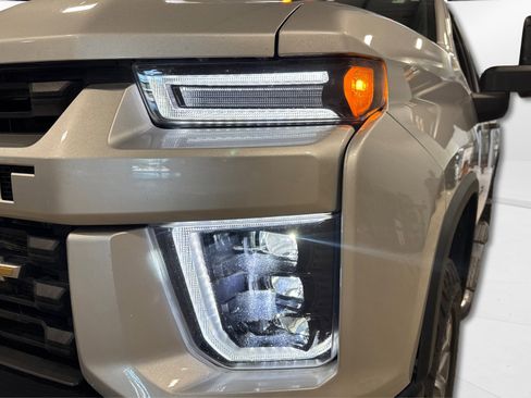 Used 2023 Chevrolet Silverado 2500 Custom w/ Custom Value Package image 13