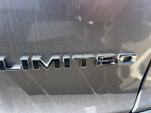 Used 2019 Jeep Cherokee Limited AWD/4WD image 7
