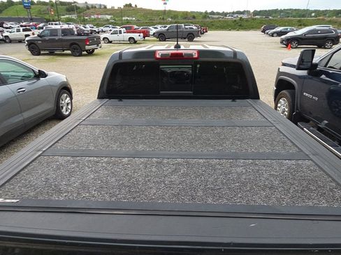 Used 2017 Chevrolet Colorado Z71 AWD/4WD image 6