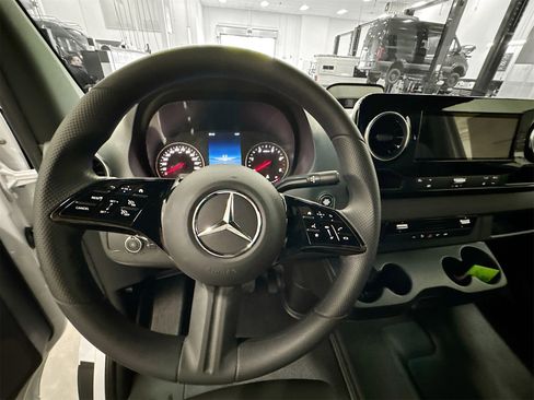 New 2026 Mercedes-Benz Sprinter 2500 image 22