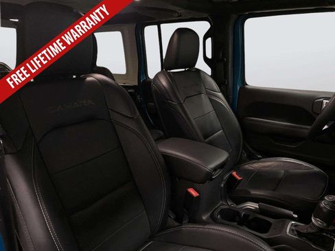 Used 2019 Jeep Wrangler Unlimited Sahara AWD/4WD image 34
