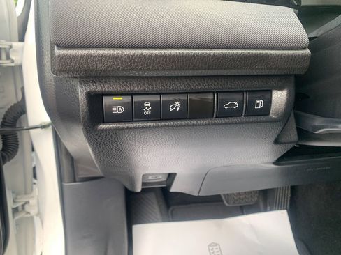Used 2026 Toyota Camry LE FWD image 31