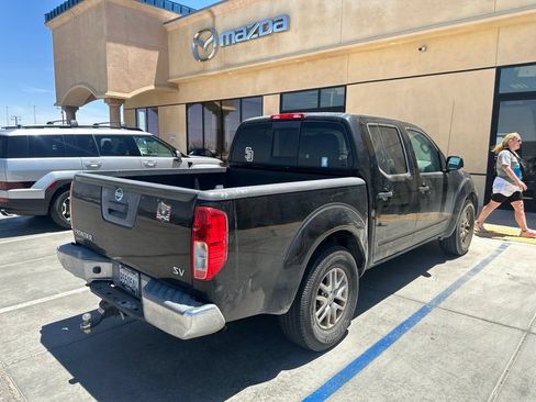 Used 2016 Nissan Frontier SV RWD image 5