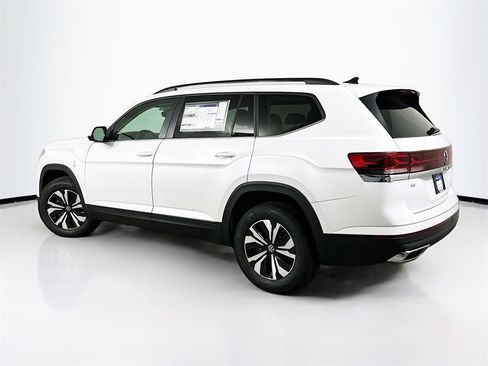 New 2026 Volkswagen Atlas SE image 6