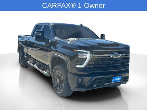 Used 2024 Chevrolet Silverado 2500 LT w/ Midnight Edition image 3