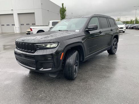 Used 2023 Jeep Grand Cherokee L Laredo AWD/4WD image 5