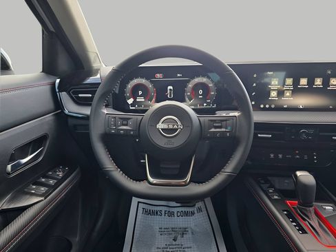 New 2026 Nissan Kicks SR AWD/4WD image 16