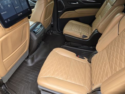Used 2021 Cadillac Escalade Sport w/ Driver Assist Tech Package AWD/4WD image 28