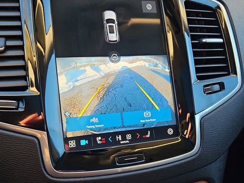 Used 2023 Volvo XC90 B6 Plus w/ Protection Package image 16