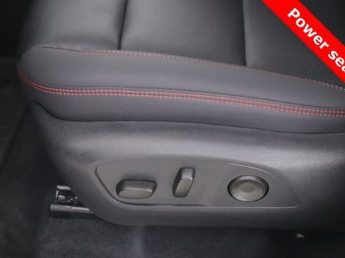 Used 2025 Chevrolet Traverse RS AWD/4WD image 19