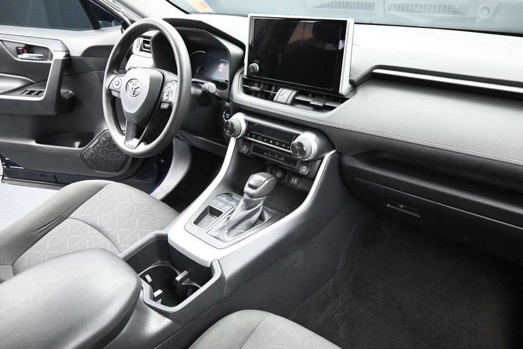 Used 2024 Toyota RAV4 XLE FWD image 21