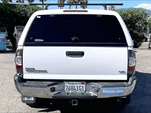 Used 2013 Toyota Tacoma 4x4 Access Cab V6 w/ TRD Off-Road Pkg image 5