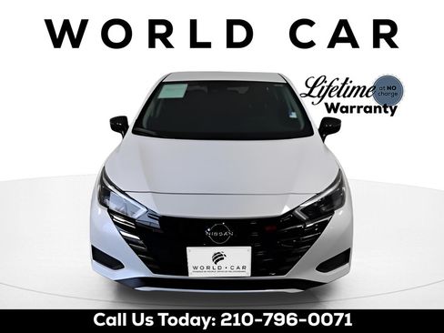 Used 2023 Nissan Versa SR w/ Trunk Package FWD image 8