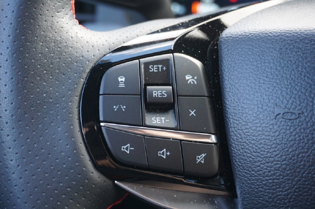 Used 2025 Ford Explorer ST-Line w/ Premium Package RWD image 32