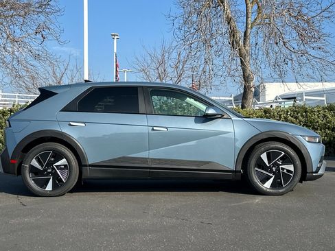 New 2026 Hyundai Ioniq 5 SE image 3