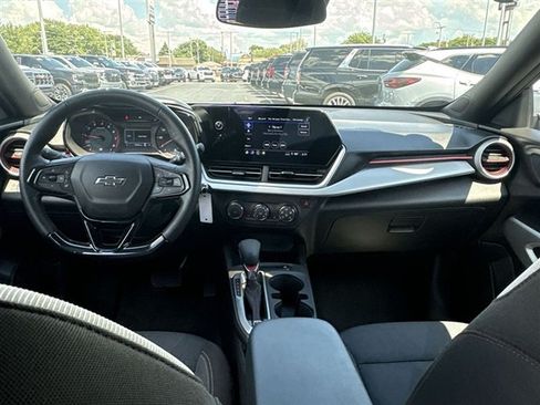 Certified 2024 Chevrolet Trax RS w/ Driver Confidence Package FWD image 18