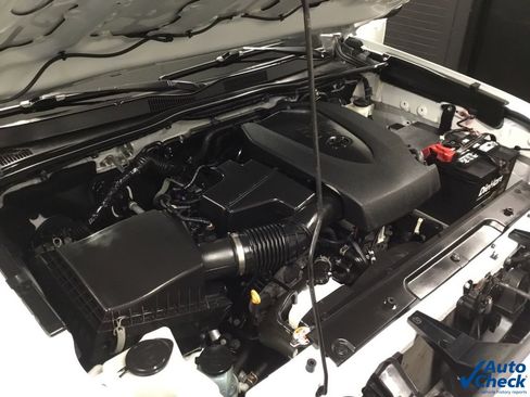 Used 2021 Toyota Tacoma SR5 image 41