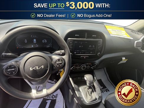 Used 2023 Kia Soul LX w/ LX Technology Package FWD image 17