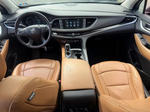 Used 2018 Buick Enclave Essence AWD/4WD image 32