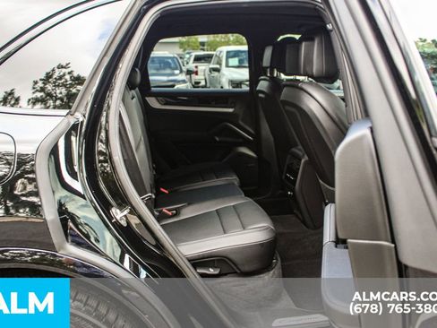 Used 2024 Porsche Cayenne S image 19