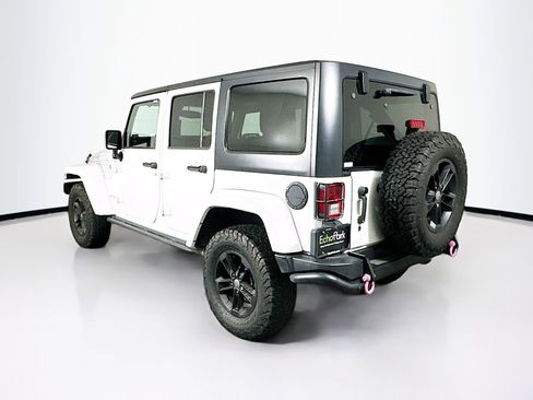 Used 2017 Jeep Wrangler Unlimited Sahara AWD/4WD image 5