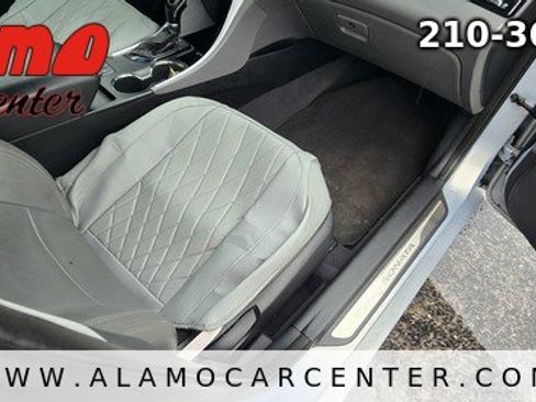 Used 2012 Hyundai Sonata Limited w/ Navigation Pkg FWD image 15