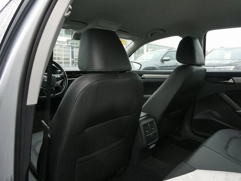 Used 2020 Volkswagen Passat 2.0T SE image 24